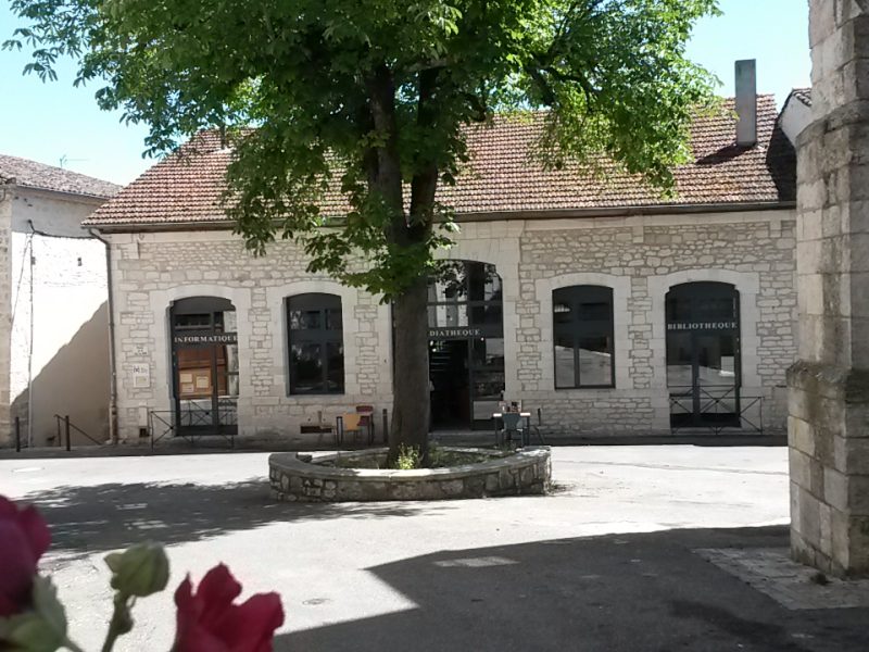 Extérieur médiathèque Montcuq